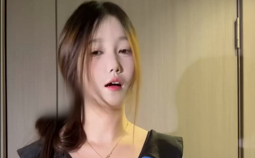 女人听我命令完玩弄小穴是我的乐趣